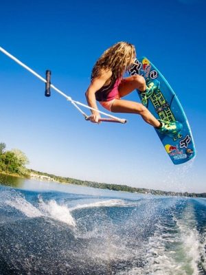 b4dfb4c350ec96fbdecc9981fa303998--wakeboarding-girl-wake-board